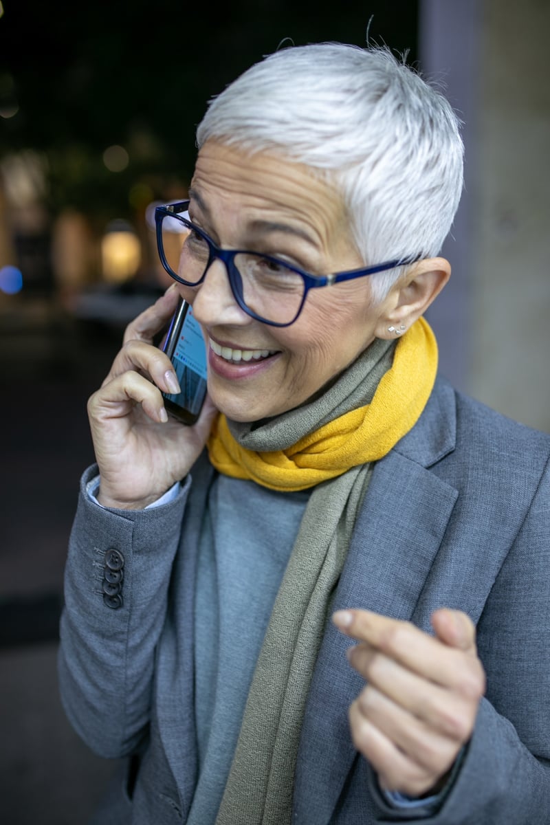 MG-phone-call